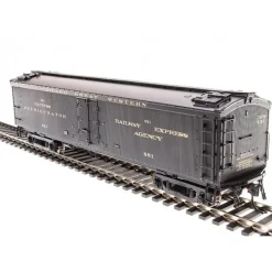 Hot Broadway Limited 1825 HO Chicago Great Western 53'6" Wood Express Reefer #851 - Your Source for Gaming Essentials Trains