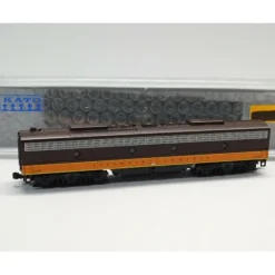Hot Kato 176-5364 N Illinois Central E8 Diesel Locomotive B-Unit #4105 - Your Source for Gaming Essentials Trains