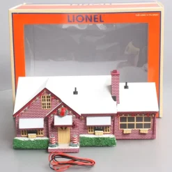 Hot Lionel 6-37957 O Deluxe Holiday House Building with Operating Christmas Lights - Your Source for Gaming Essentials Trains