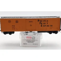 Micro-Trains 07000010 N PFE 51'''' 3-3/4" Rib Side Mechanical Reefer #302113 NIB - Your Source for Gaming Essentials Trains