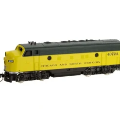 MicroTrains 98001382 Z Chicago & North Western EMD F7A - Standard DC #4072-A - Your Source for Gaming Essentials* New